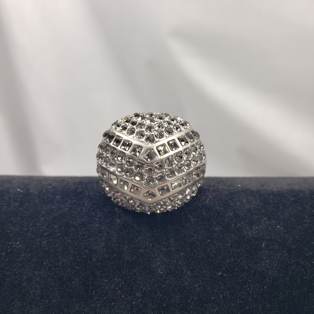Kiam Family Silver Rhinestone Sparkle Dome Ring! Size 7